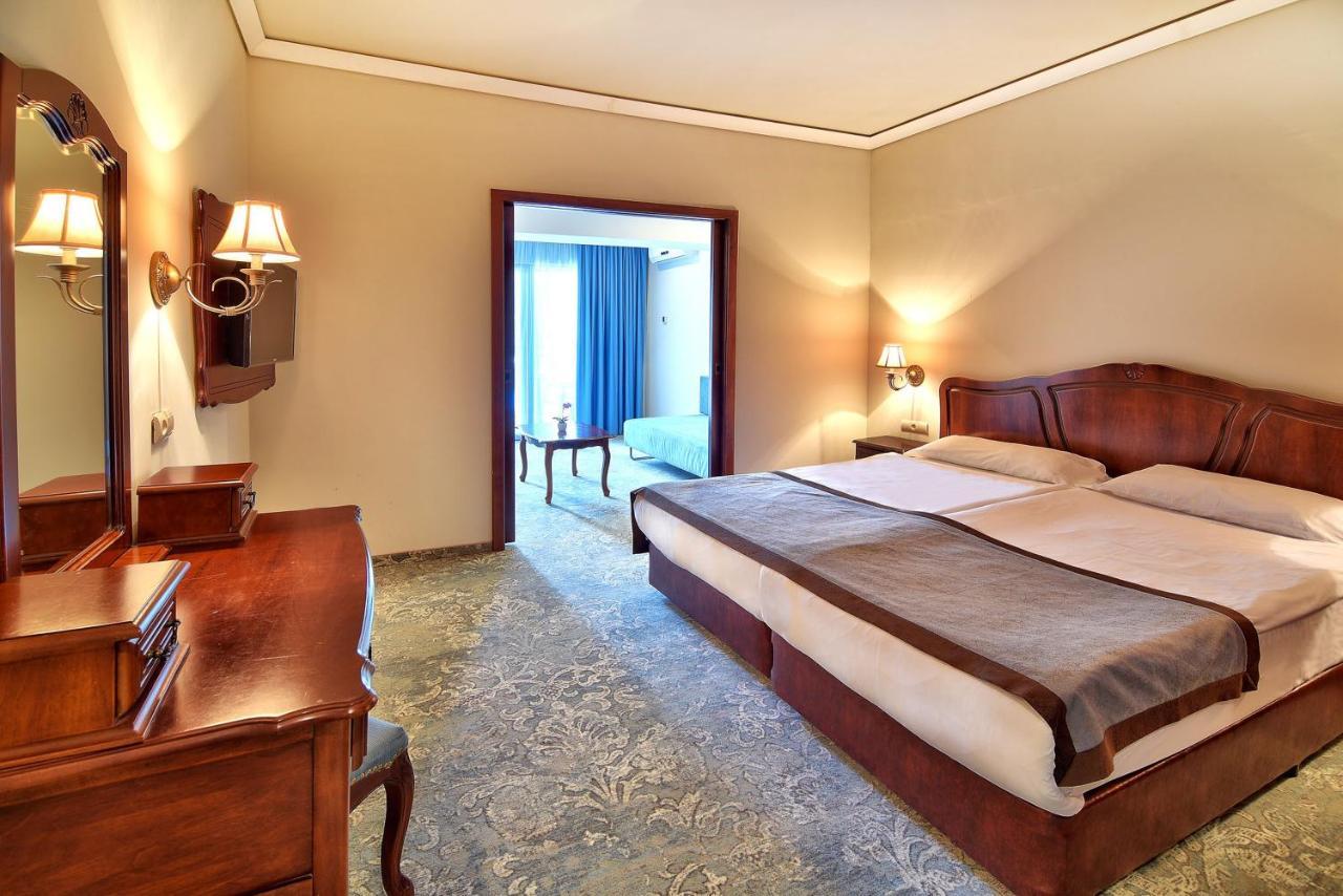 Aquaclub Grifid Hotel Bolero Golden Sands Bagian luar foto